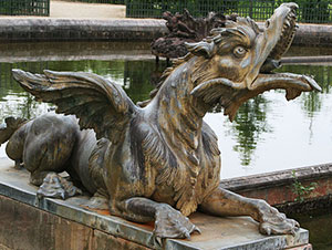 Dragon du bassin Plat fond au Grand Trianon à Versailles (Photo taken by Remi Jouan)